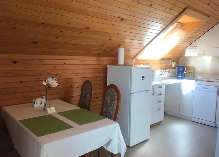 アパート Janjusevic