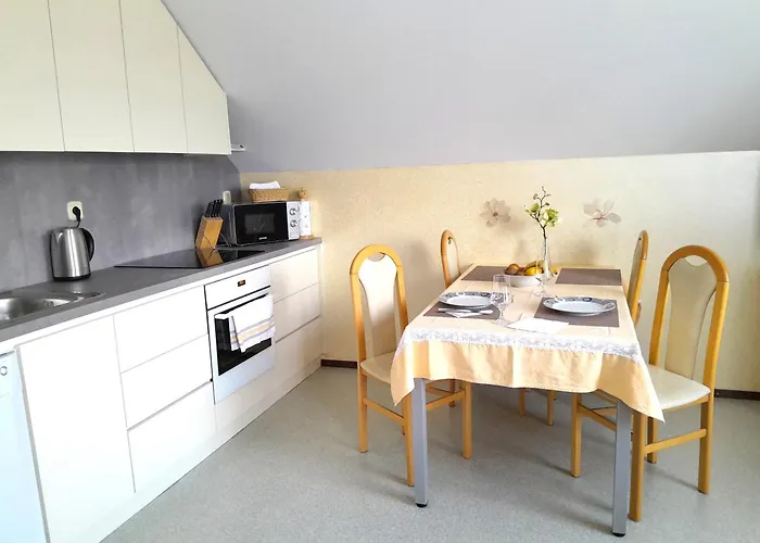 アパート Janjusevic